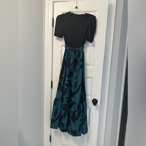 Black and Green Fit and Flare Puff Sleeve Dress